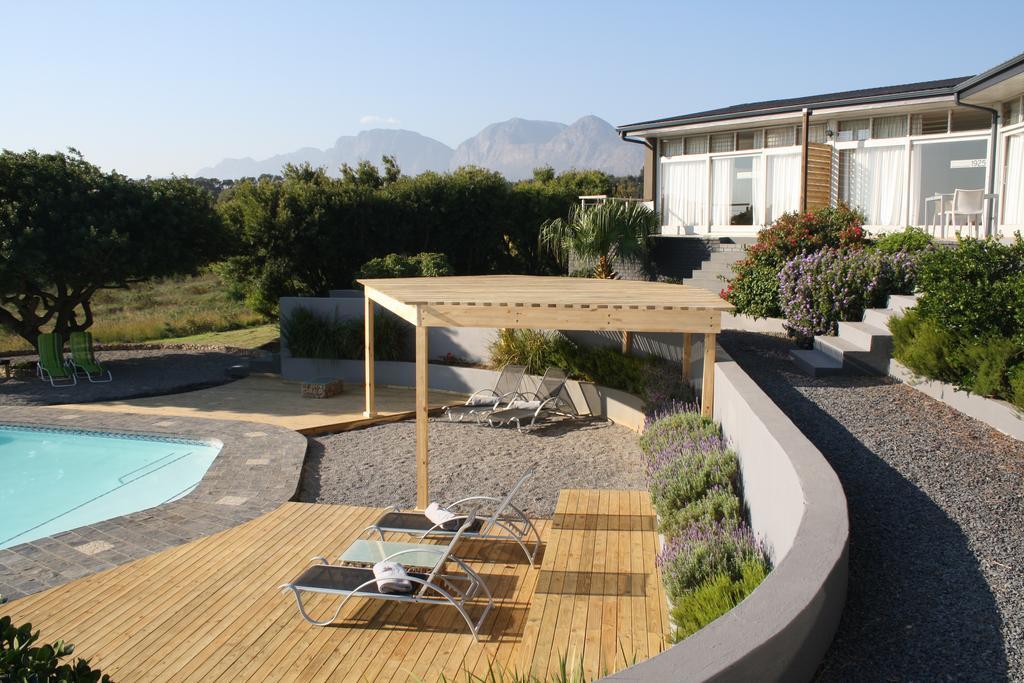 Colourful Manor Guesthouse Cape Town Exterior photo
